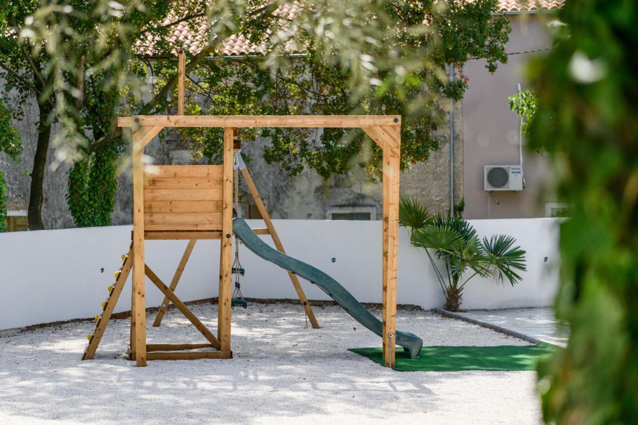 Appartamento Summer House Nina Pavicini Esterno foto