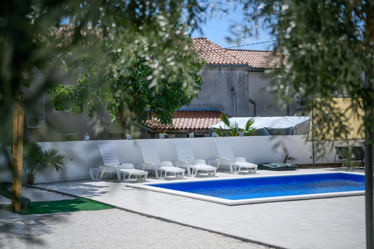 Appartamento Summer House Nina Pavicini Esterno foto