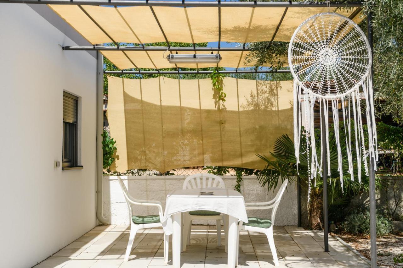 Appartamento Summer House Nina Pavicini Esterno foto