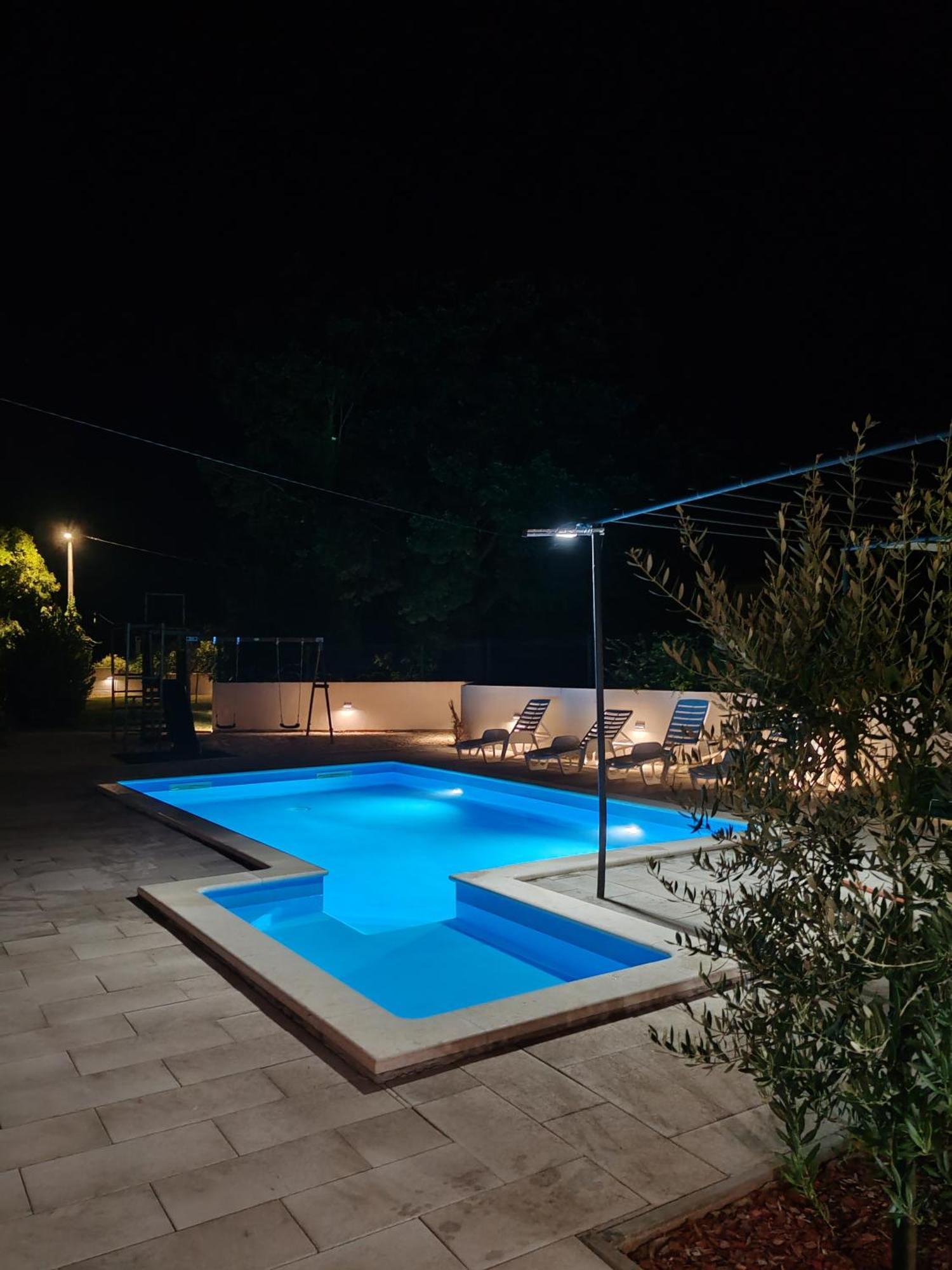 Appartamento Summer House Nina Pavicini Esterno foto